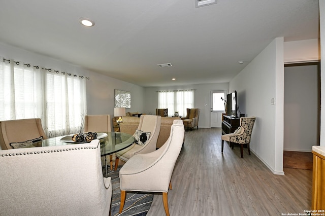 10746 Margarita Loop, Converse, TX 78109 - dining room featuring light wood-style floors and recessed lighting