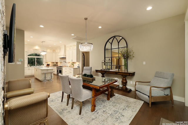 19727 La Sierra Blvd, San Antonio, TX 78256 - dining area featuring dark wood-style floors and recessed lighting