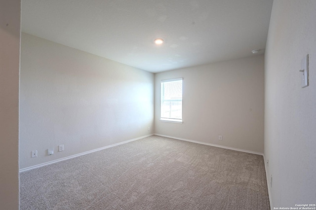 5722 Tanquil Cv, Converse, TX 78109 - unfurnished room with carpet, recessed lighting, and a smoke detector