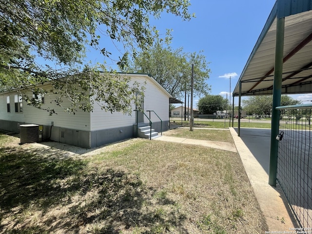 207 S Edwards, Charlotte, TX 78011 - view of yard