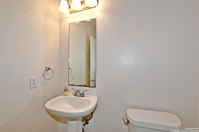 245 Gatewood, Cibolo, TX 78108 - bathroom with toilet and a sink