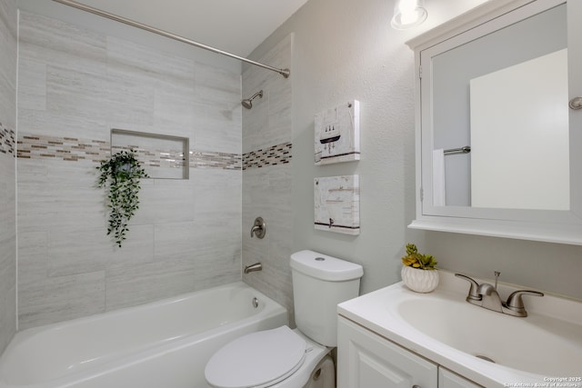 3719 Pipers Rdg, San Antonio, TX 78251 - full bath with vanity and tub / shower combination