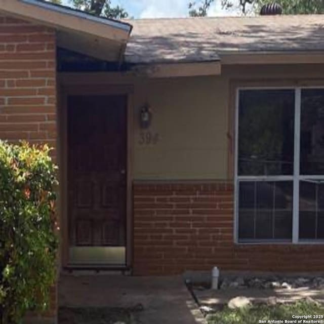 394 Dorie, San Antonio, TX 78220 - entrance to property with brick siding