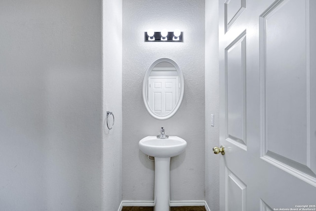 2702 Harvest Crk, San Antonio, TX 78244 - view of bathroom