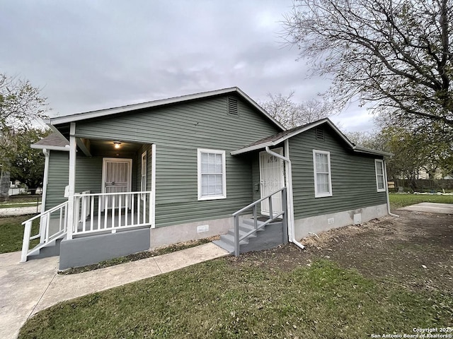 2025 Texas, San Antonio, TX 78228 - view of front of property with crawl space and entry steps