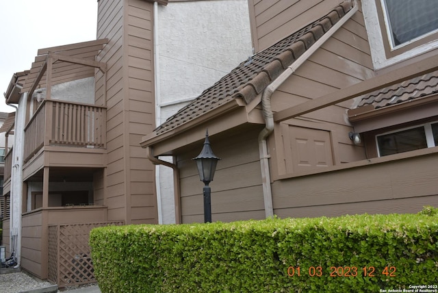 4107 Medical Dr Unit 8204, San Antonio, TX 78229 - view of side of home featuring a balcony