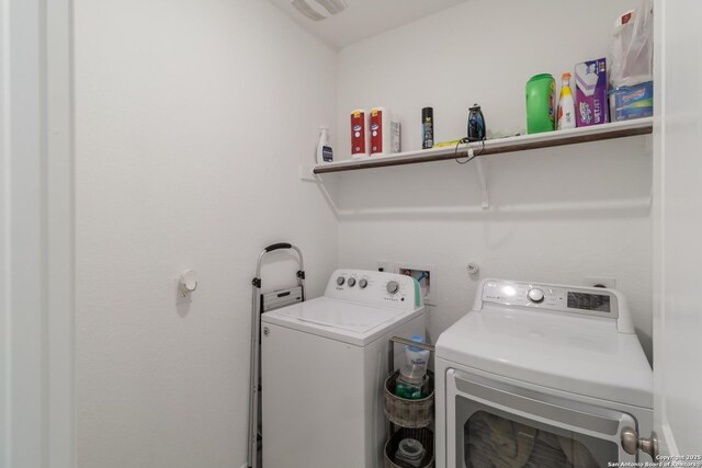 10626 Erinita, Converse, TX 78109 - laundry area with independent washer and dryer