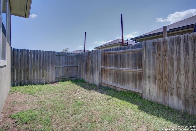 3915 Bacall, Converse, TX 78109 - view of yard