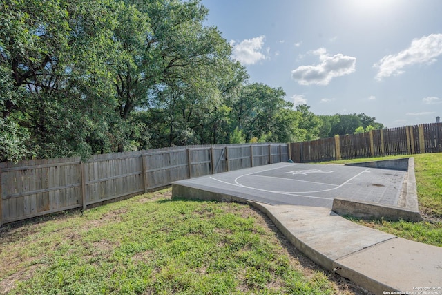 9534 Anderson Way, Converse, TX 78109 - view of sport court featuring a fenced backyard and basketball court