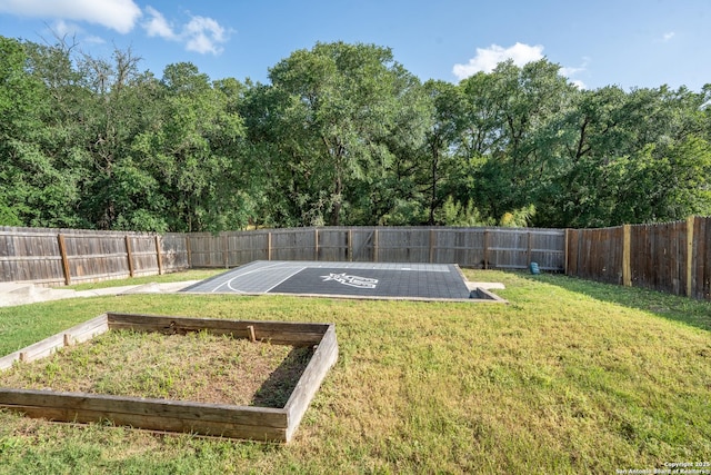 9534 Anderson Way, Converse, TX 78109 - fenced backyard featuring basketball court