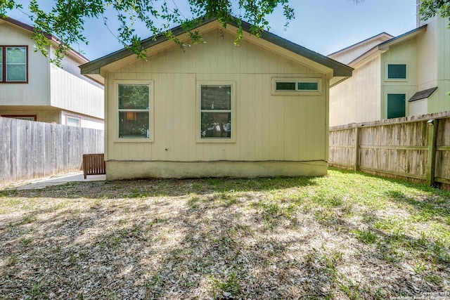 9406 Gillcross, San Antonio, TX 78250 - view of side of home with a fenced backyard