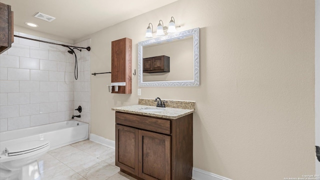 1069 Ivy Ln, Terrell Hills, TX 78209 - bathroom with vanity, bathtub / shower combination, and recessed lighting
