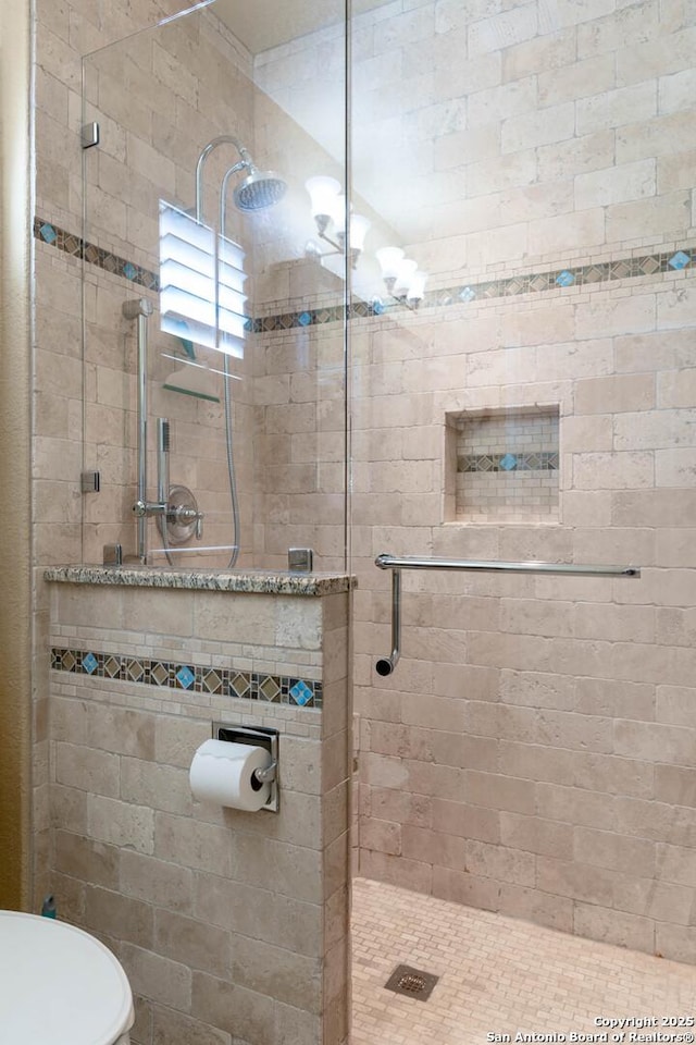 12610 Lotus Rdg, San Antonio, TX 78253 - bathroom featuring a shower stall and toilet