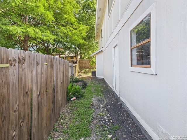 7007 Elk Trl, San Antonio, TX 78244 - view of side of home