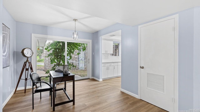 1318 Mount Vieja, San Antonio, TX 78213 - home office with light wood-style floors and baseboards