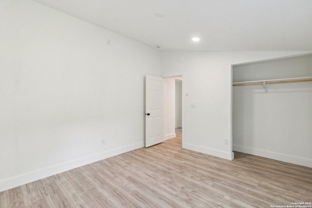 937 Anderson, Seguin, TX 78155 - unfurnished bedroom featuring light wood finished floors, a closet, and recessed lighting