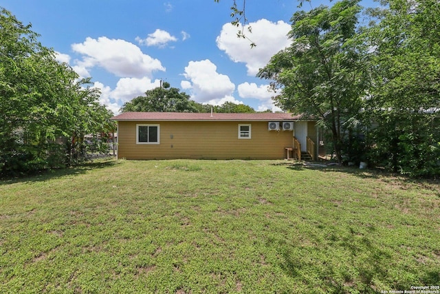 937 Anderson, Seguin, TX 78155 - back of property with a yard