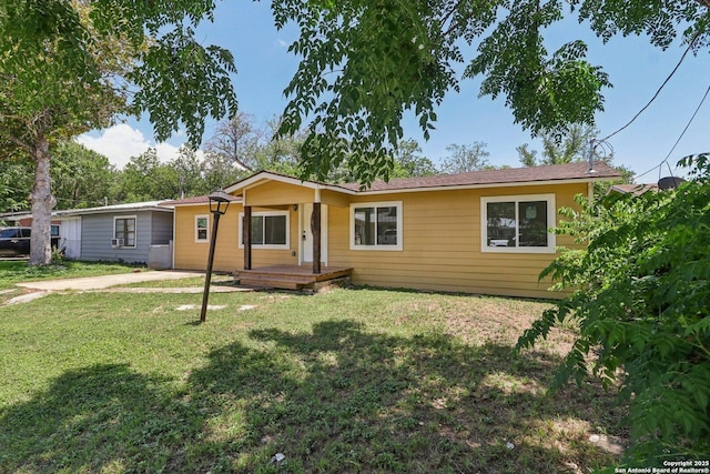 937 Anderson, Seguin, TX 78155 - ranch-style home with a front lawn