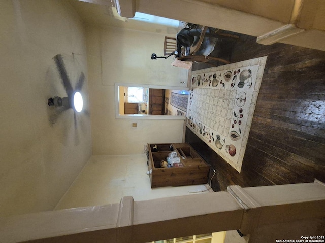 337 Pendleton, San Antonio, TX 78204 - living area featuring wood walls