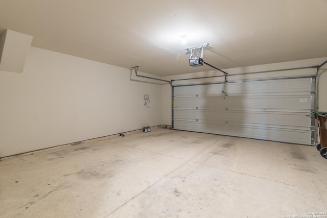 13119 Sulphur Trl, San Antonio, TX 78253 - garage with a garage door opener