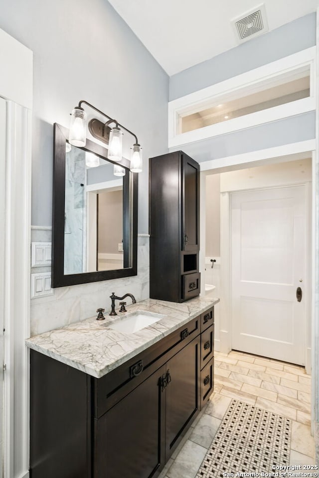 133 E Mistletoe Ave, San Antonio, TX 78212 - bathroom featuring vanity