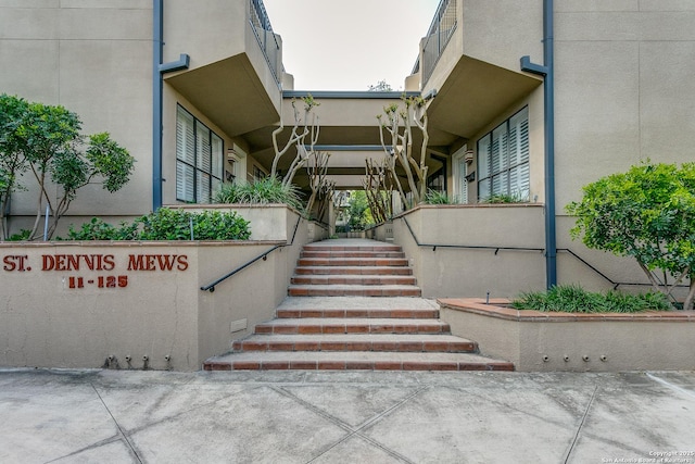 117 Saint Dennis Unit 117, San Antonio, TX 78209 - entrance to property featuring stucco siding