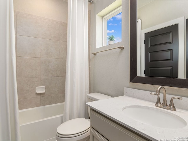 25022 Dulzura, San Antonio, TX 78261 - bathroom with vanity and shower / bath combo