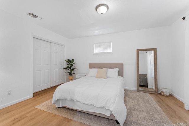 338 Tomrob Dr, San Antonio, TX 78220 - bedroom featuring light wood finished floors and a closet