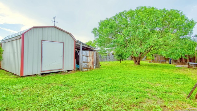 103 Weese, Pleasanton, TX 78064 - view of yard featuring a shed