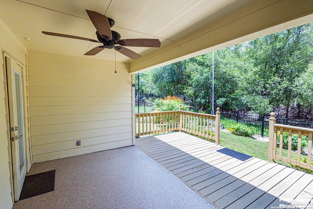 5038 Sandhill Crane, San Antonio, TX 78253 - wooden terrace with ceiling fan