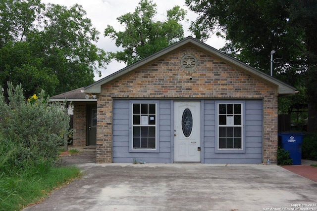 909 San Antonio, Pleasanton, TX 78064 - view of front of home