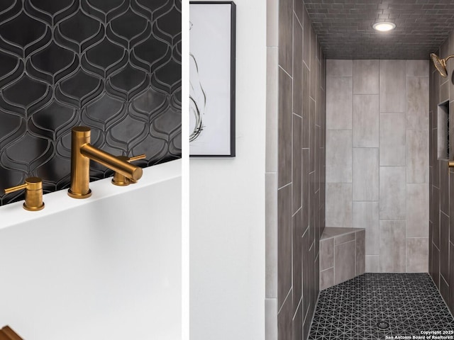 555 Mystic Pkwy, Spring Branch, TX 78070 - bathroom featuring a tile shower and a tub to relax in
