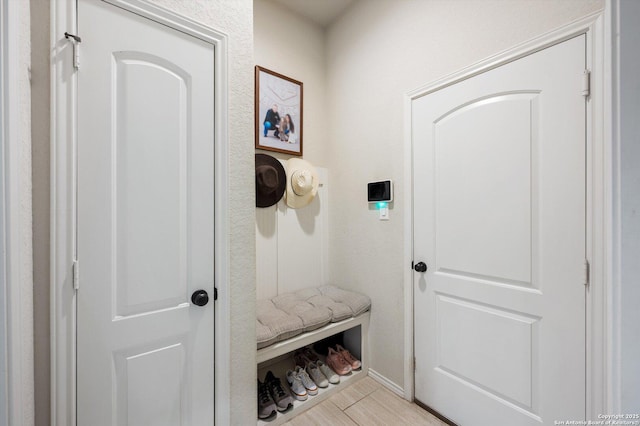2129 Rustling Way, Seguin, TX 78155 - view of mudroom