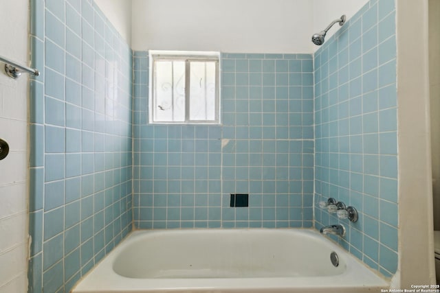 2121 San Fernando, San Antonio, TX 78207 - view of bathroom
