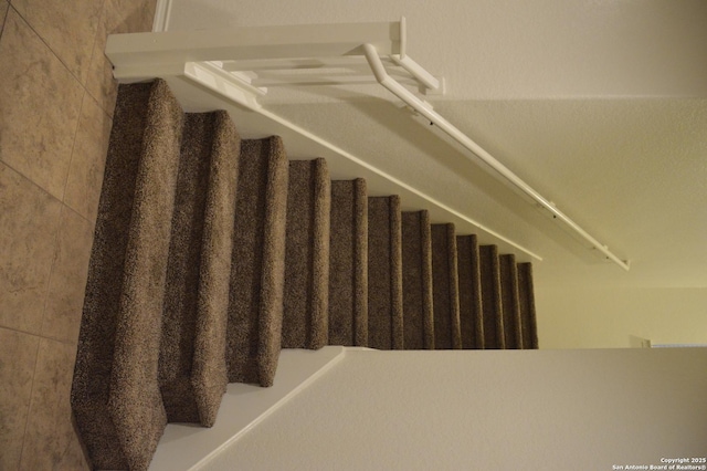7431 Magnolia Blf, San Antonio, TX 78218 - view of staircase