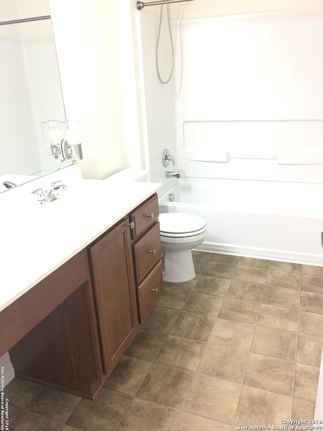 7431 Magnolia Blf, San Antonio, TX 78218 - full bath with vanity and shower / bath combination