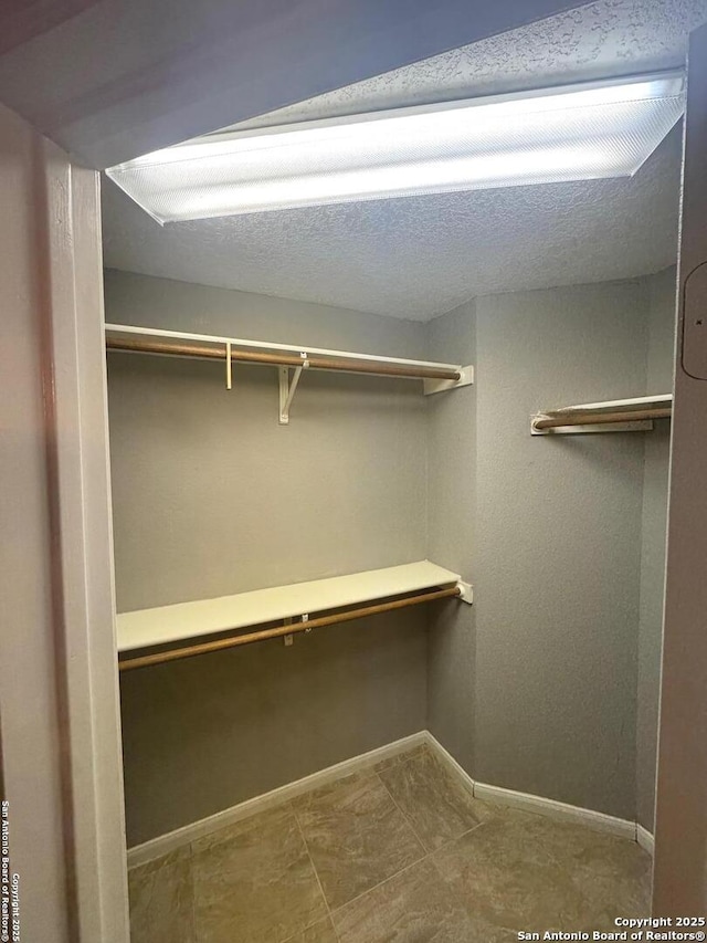 13711 Auburn Oaks, San Antonio, TX 78247 - view of walk in closet