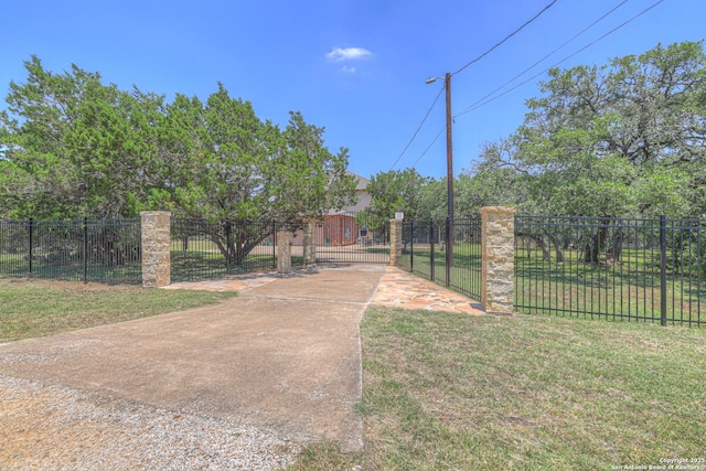 577 River Chase, New Braunfels, TX 78132 - gate featuring a fenced front yard