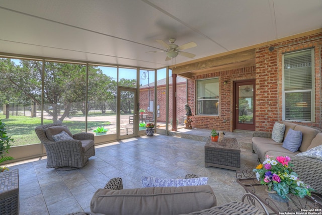 577 River Chase, New Braunfels, TX 78132 - sunroom featuring an outdoor hangout area and ceiling fan