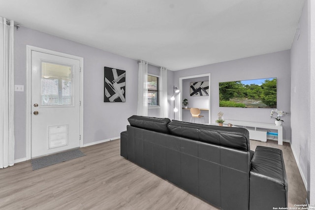 139 Navajo Cir, Cibolo, TX 78108 - living area with light wood-style floors and baseboards