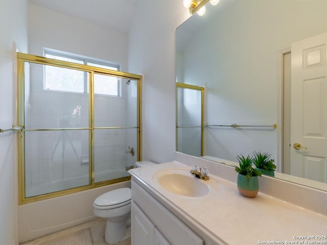21 Greens Clf, San Antonio, TX 78216 - bathroom with vanity and shower / bath combination with glass door