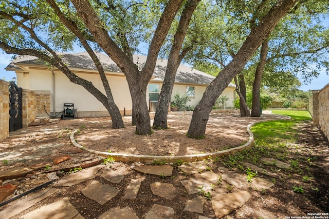 101 Boulder Crk, Boerne, TX 78006 - view of yard