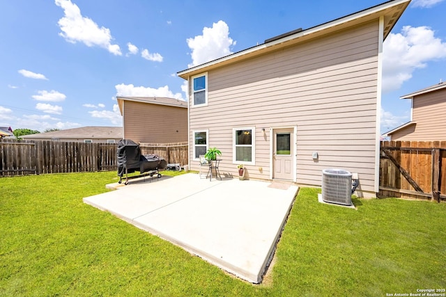 3827 Southton Vw, San Antonio, TX 78222 - back of house with a patio area and a fenced backyard