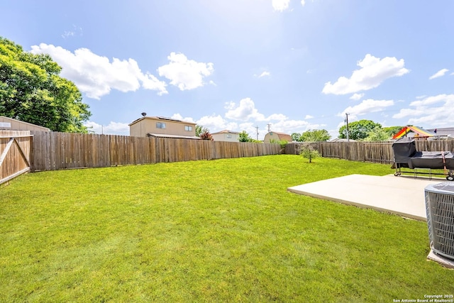 3827 Southton Vw, San Antonio, TX 78222 - fenced backyard with a patio