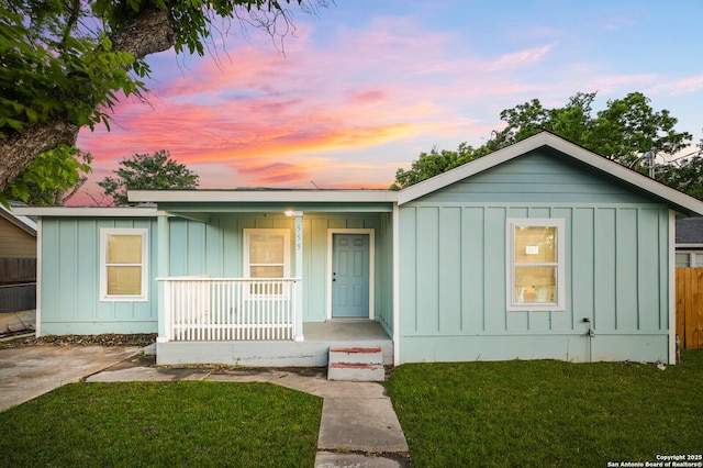 559 W Nacogdoches St, New Braunfels, TX 78130 - single story home featuring a porch and board and batten siding