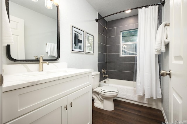 559 W Nacogdoches St, New Braunfels, TX 78130 - full bath with vanity, shower / tub combo with curtain, and wood finished floors