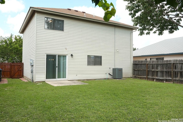 5510 Camry Spgs, San Antonio, TX 78251 - rear view of house with a fenced backyard