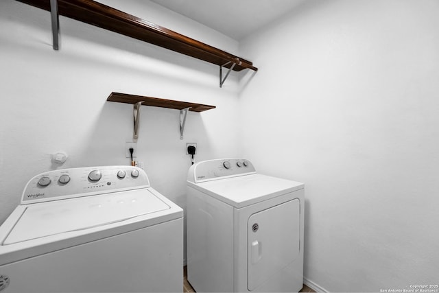 6206 Heathers Cv, San Antonio, TX 78227 - washroom featuring washer and dryer