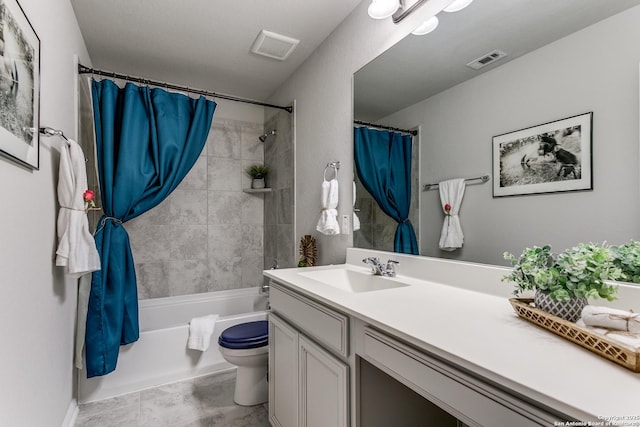 6838 Dashmoor Crk, San Antonio, TX 78244 - bathroom with vanity and shower / bath combination with curtain