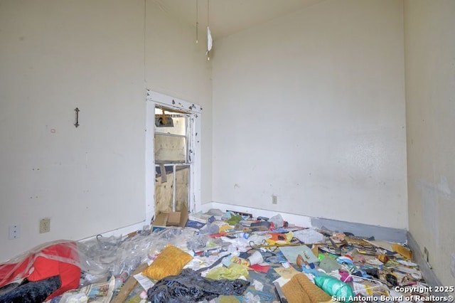 310 E Carson, San Antonio, TX 78208 - view of empty room